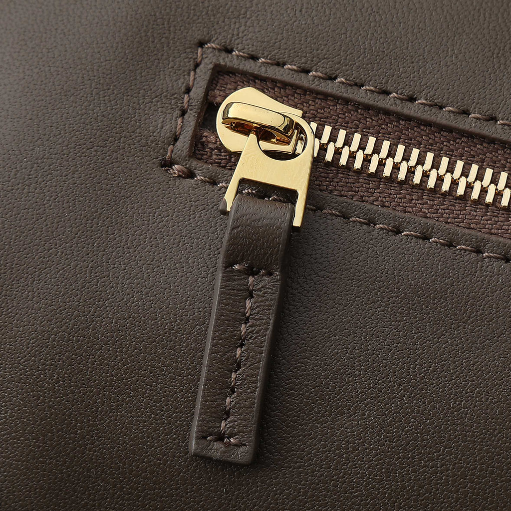 ボッテガ・ヴェネタ 25S ラージ アンディアモ 42 ダークブラウン カーフスキン ゴールド金具