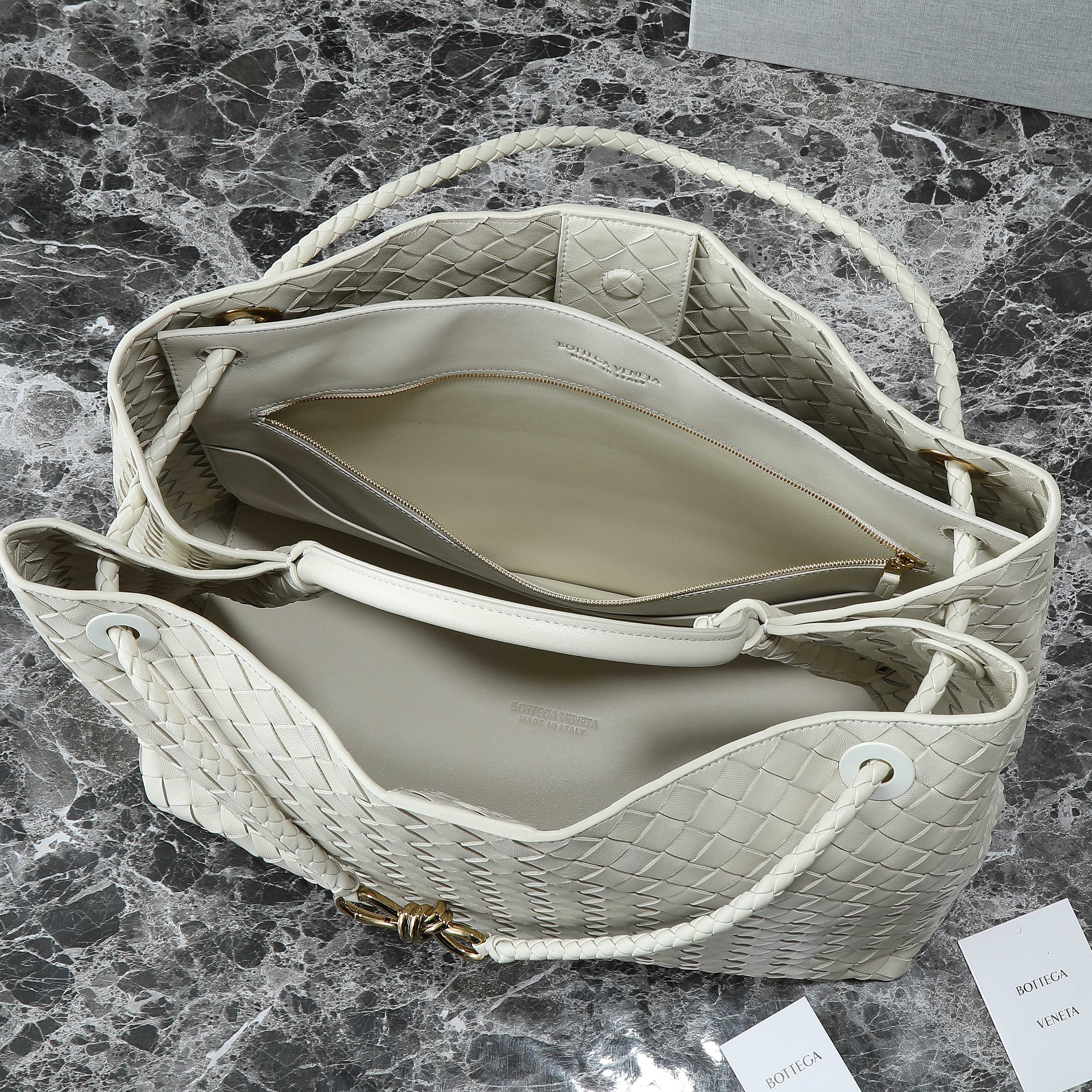 ボッテガ・ヴェネタ 25S ラージ アンディアモ 42 アイボリー カーフスキン ゴールド金具