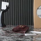 ボッテガ・ヴェネタ 25S アンディアモ ポーチ 19 ディープマルーン カーフスキン ゴールド金具