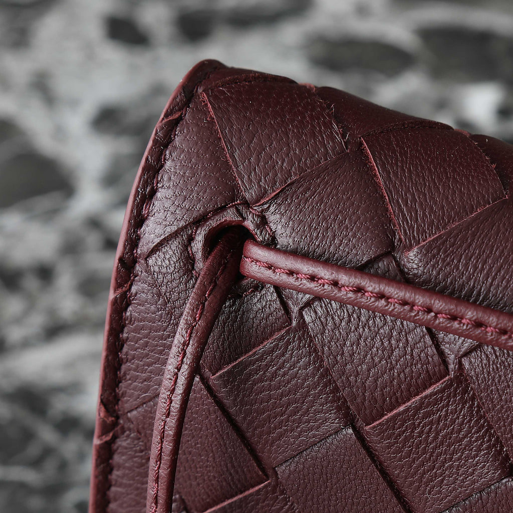 ボッテガ・ヴェネタ 25S アンディアモ ポーチ 19 ディープマルーン カーフスキン ゴールド金具