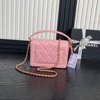 RETRO STYLE FLAP BAG 19 IN LGHT PINK GRAINED CALFSKIN GOLD HARDWARE