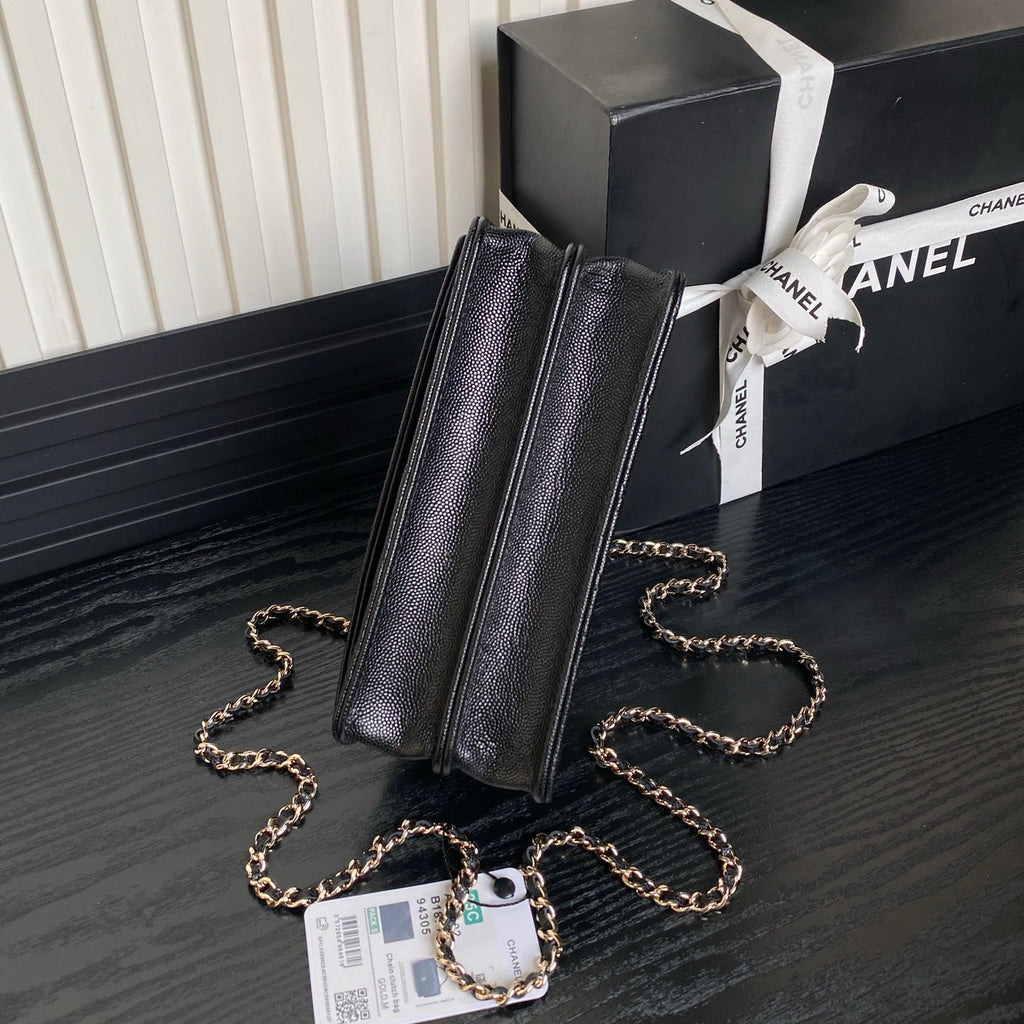 25C フラップバッグ 18インチ ブラック シャイニーグレインカーフスキン ゴールド金具