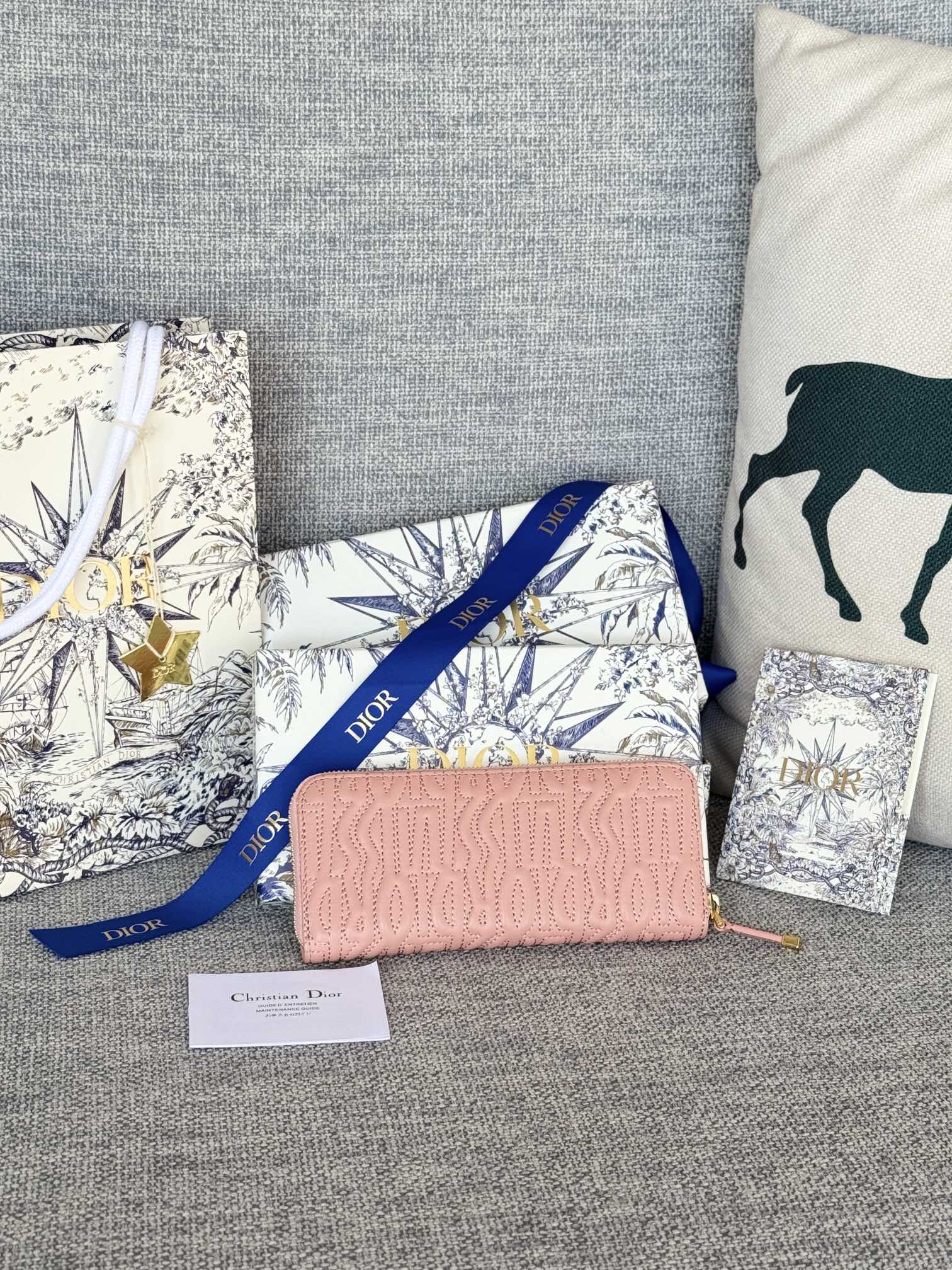 VERTICAL LONG ZIP WALLET 20 IN BABY PINK QUILTED ALLOVER CALFSKIN