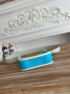 スカイブルーのキャンバスとホワイトのカーフスキンを使用したミニ ネオ 17 エブリン バッグ