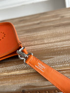 ミニ ネオ 17 エブリン バッグ（ファイヤーオレンジ キャンバス＆カーフスキン）