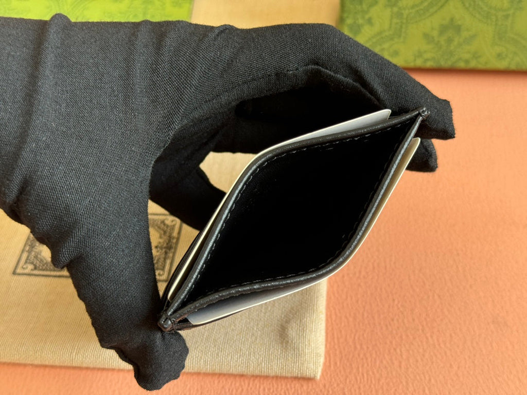 マーモント キルティングカードホルダー 10枚入り ブラックカーフスキン