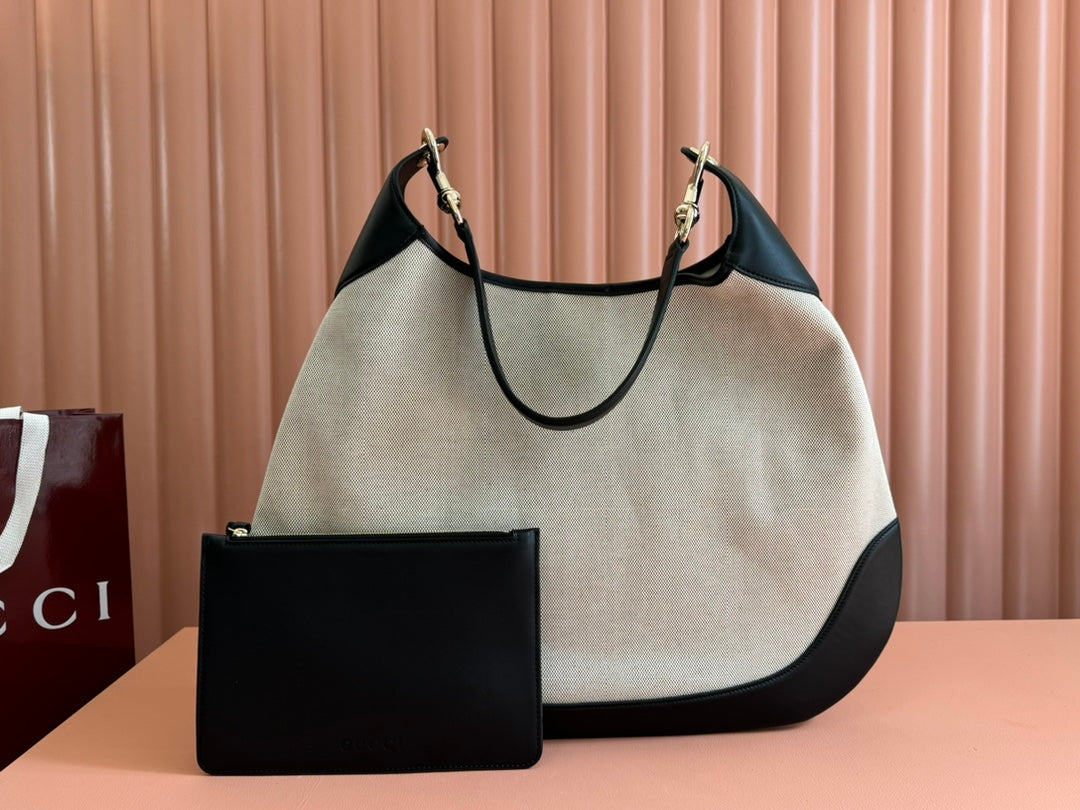 ボディ ミディアム ショルダーバッグ 49 ナチュラルキャンバスとブラックカーフスキン ゴールド金具