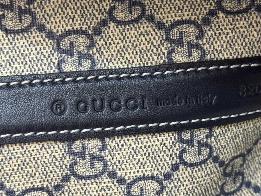 大型TOTISSIMAリバーシブルトートバッグ30.5インチ ダークブルーデニム 片面ベージュ、もう片面ブルーカーフスキン