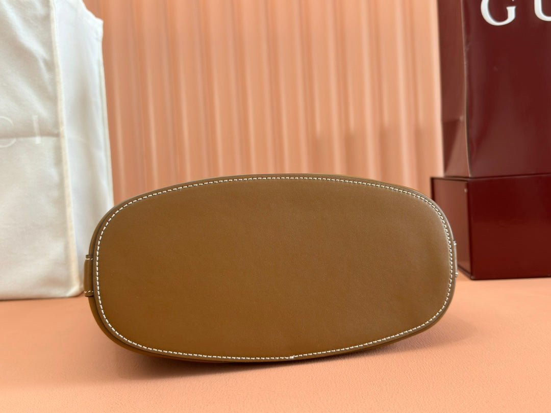 73 MEDIUM BUCKET BAG 27.5 IN BROWN SMOOTH CALFSKIN