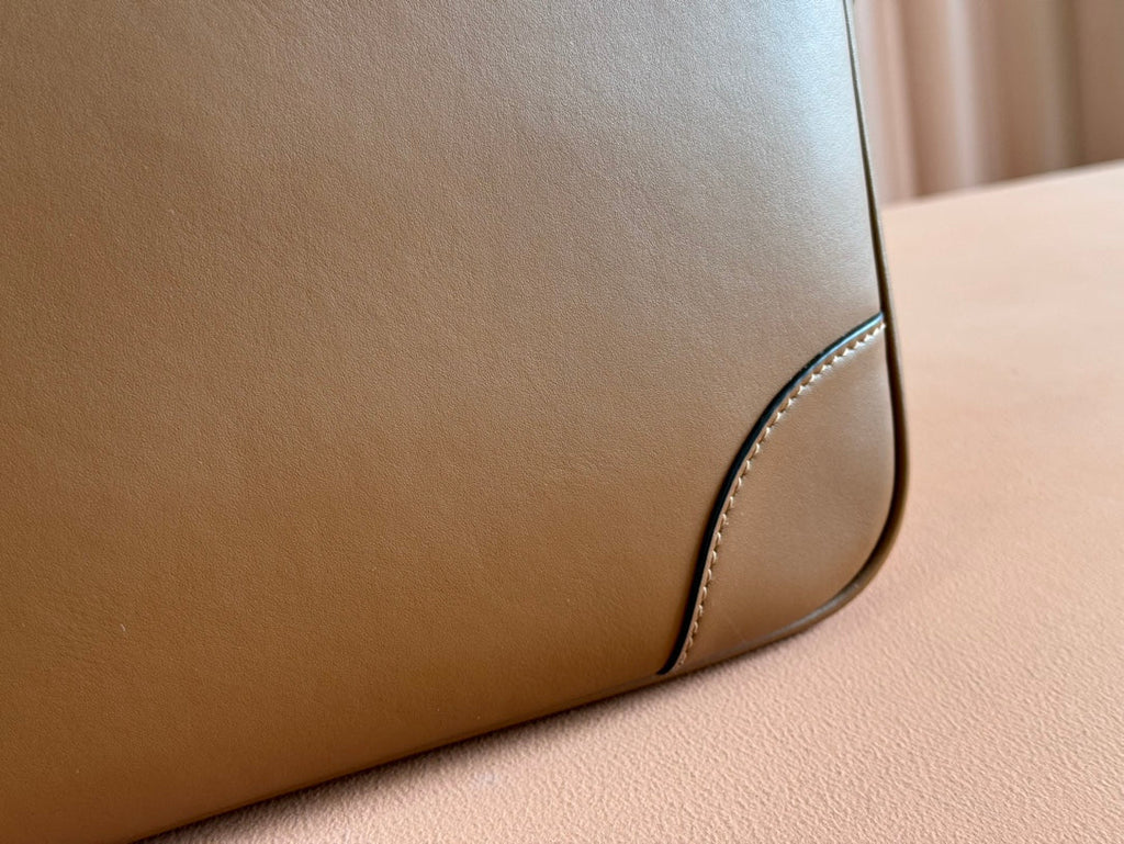 ミディアム ブリーフケース 40 ブラウン カーフスキン