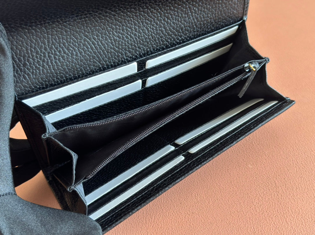 GGマーモント コンチネンタルウォレット 19 ブラック カーフスキン