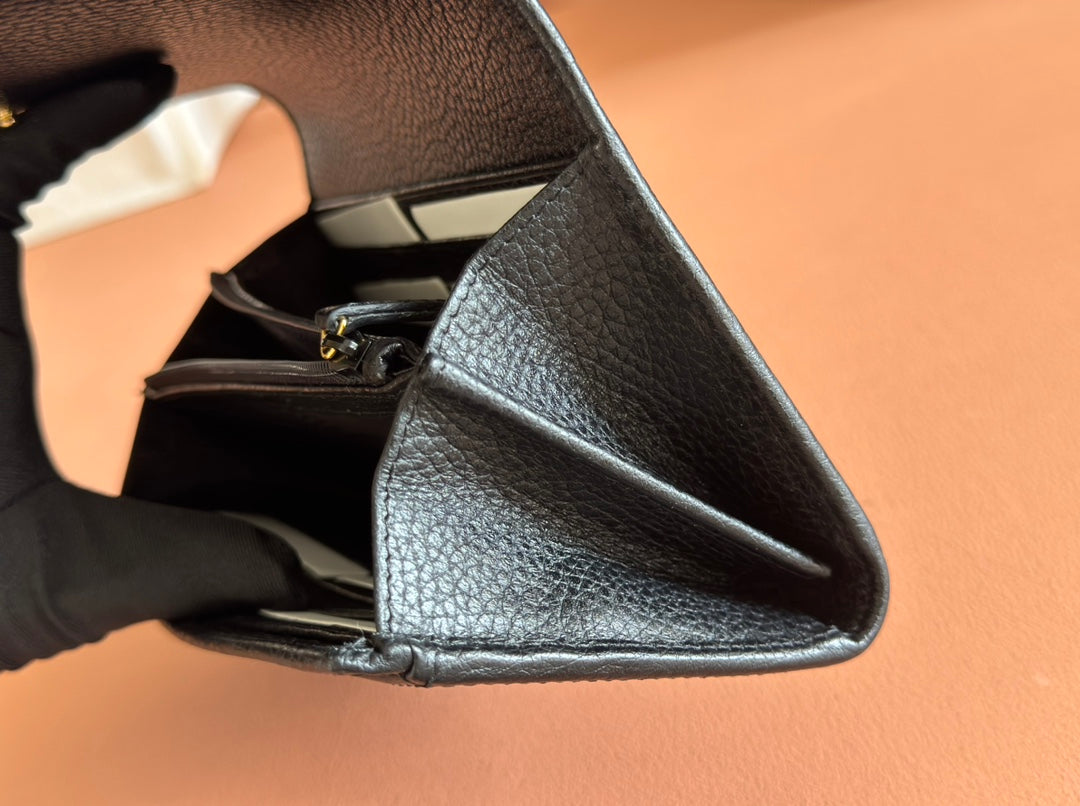 GGマーモント コンチネンタルウォレット 19 ブラック カーフスキン