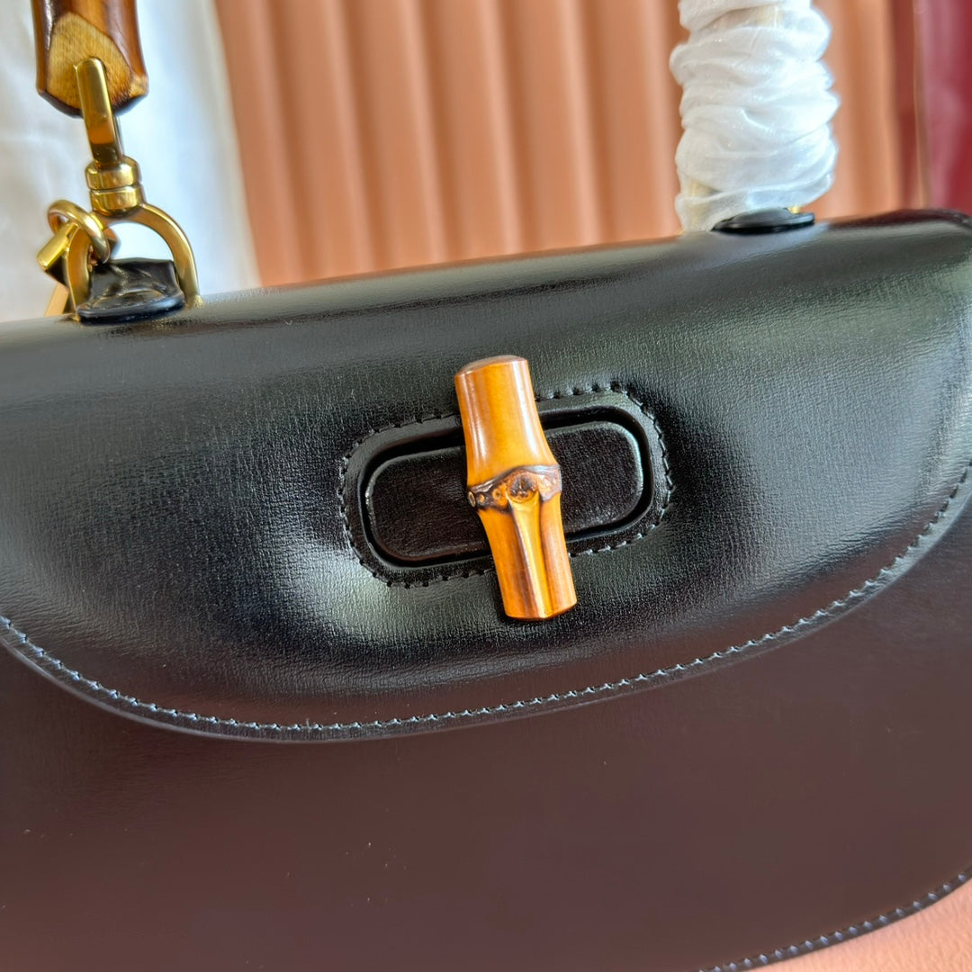 グッチ バンブー ミニバッグ 21 ブラック カーフスキン ゴールド金具