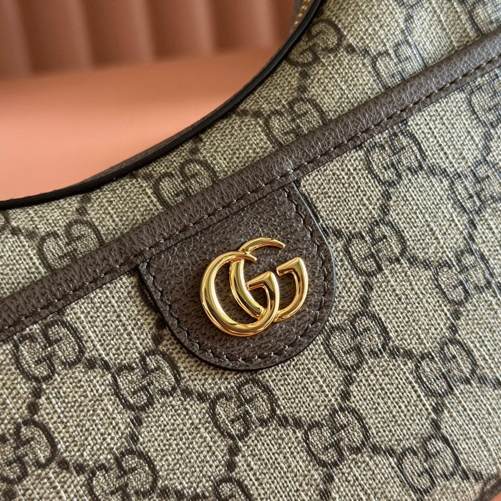 GG SUPREME SHOULDER BAG 20 BROWN IN CANVAS LOGO GOLD HARDWARE
