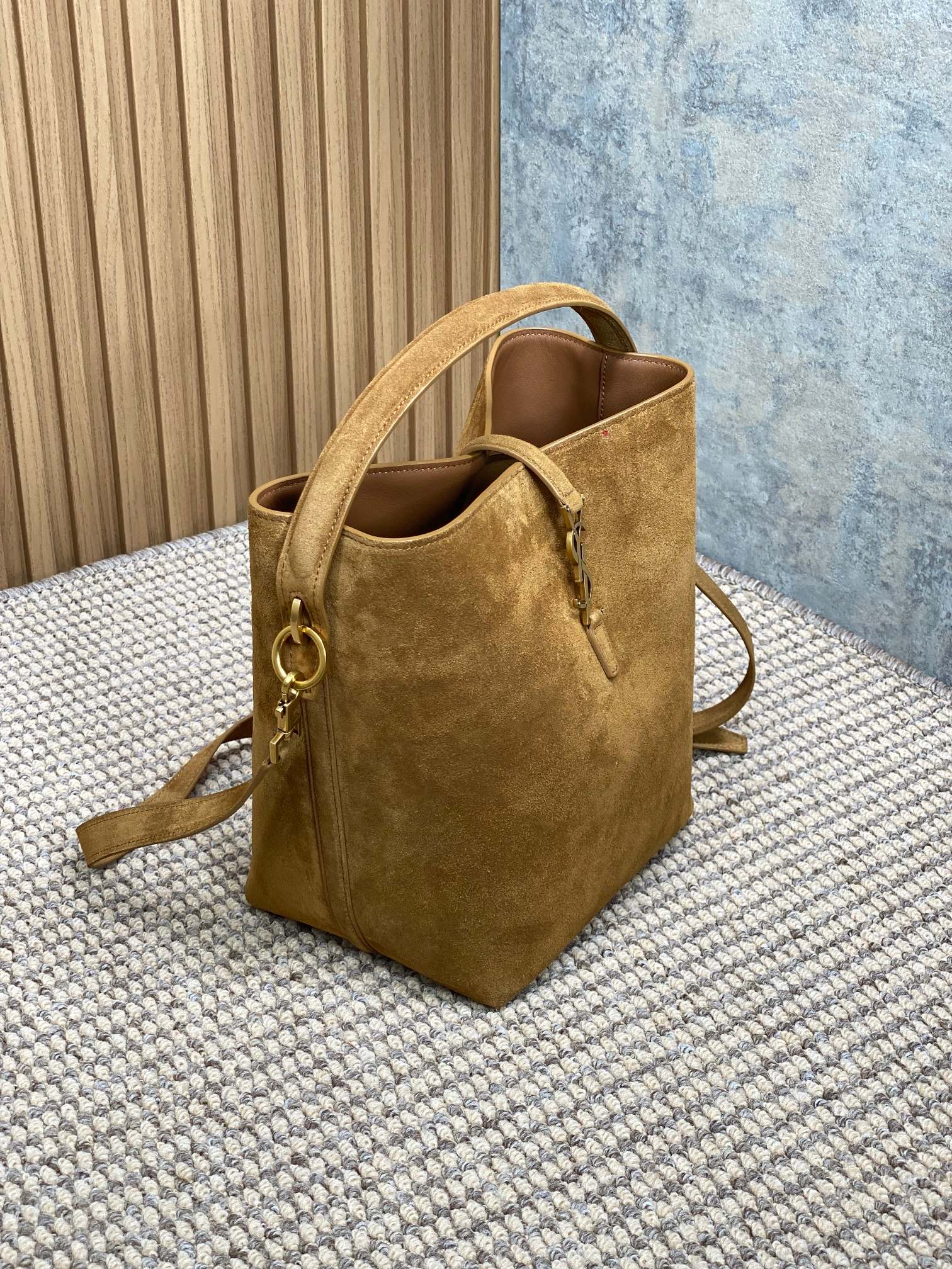 LE 37 SMALL BUCKET BAG 25 IN BROWN SUEDE GOLD HARDWARE