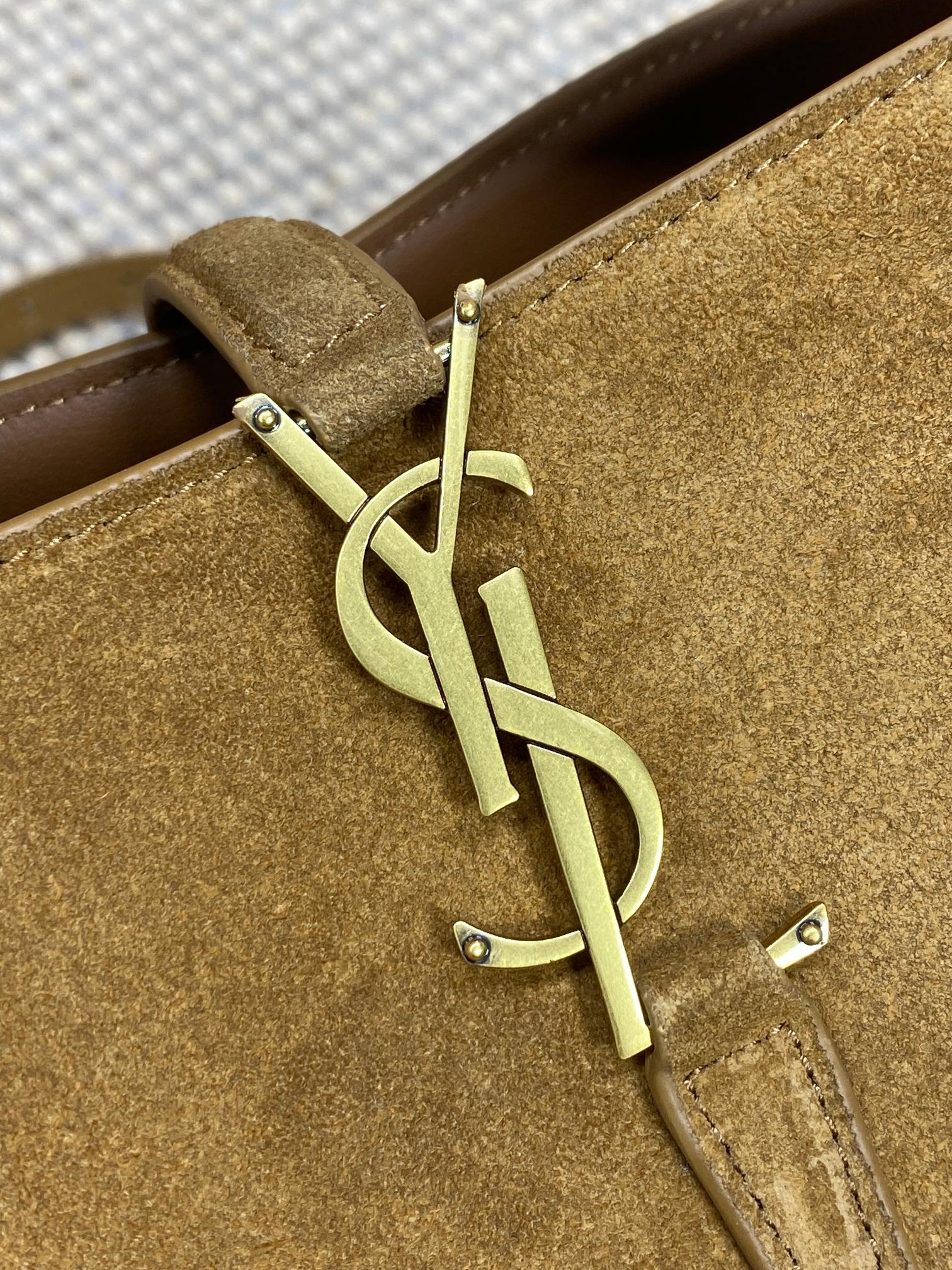 LE 37 スモール バケットバッグ 20インチ ブラウンスエード ゴールド金具