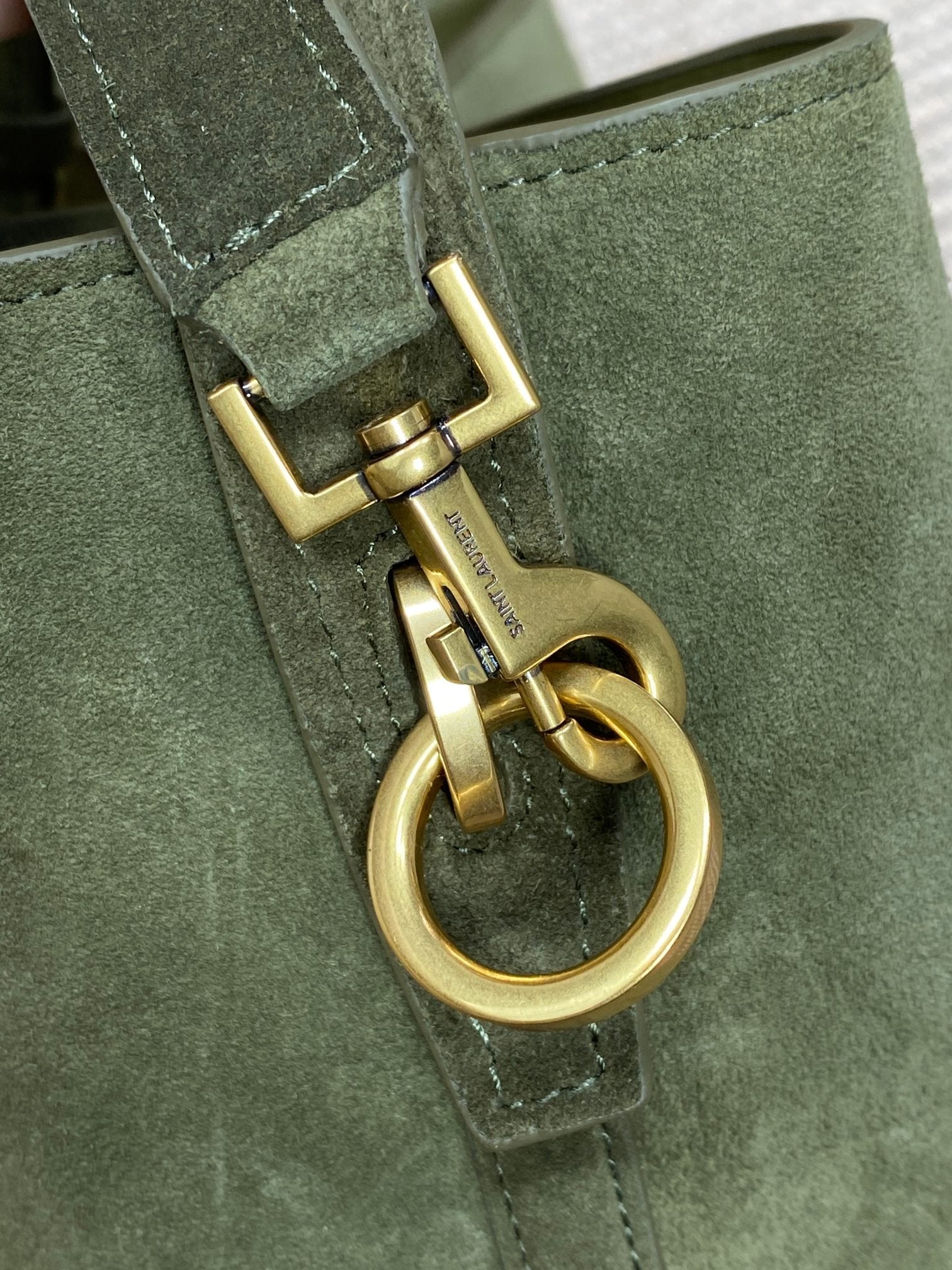 LE 37 SMALL BUCKET BAG 25 IN HUNTER GREEN SUEDE GOLD HARDWARE