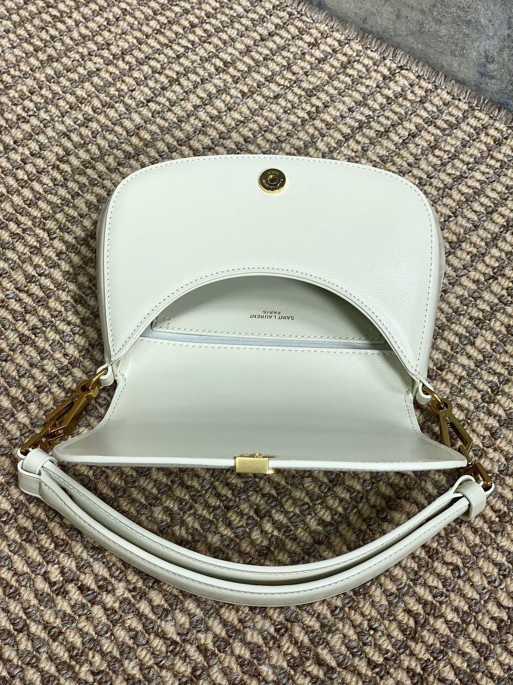 VOLTAIRE TOP HANDLE IN BOX 21 IN WHITE CALFSKIN GOLD HARDWARE