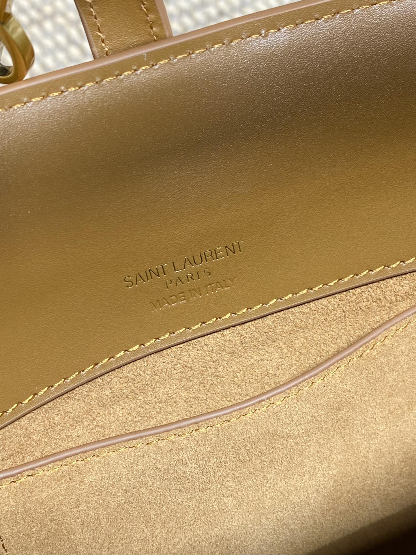 LE 37 SMALL BUCKET BAG 20 IN TORTILLA BROWN CALFSKIN GOLD HARDWARE