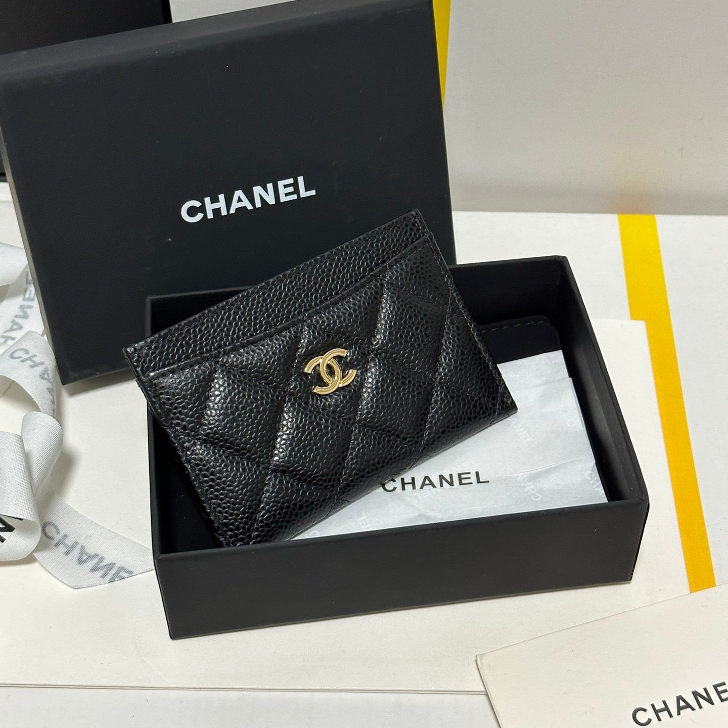 キルティングクラシックカードホルダー 11インチ ブラックキャビアスキン