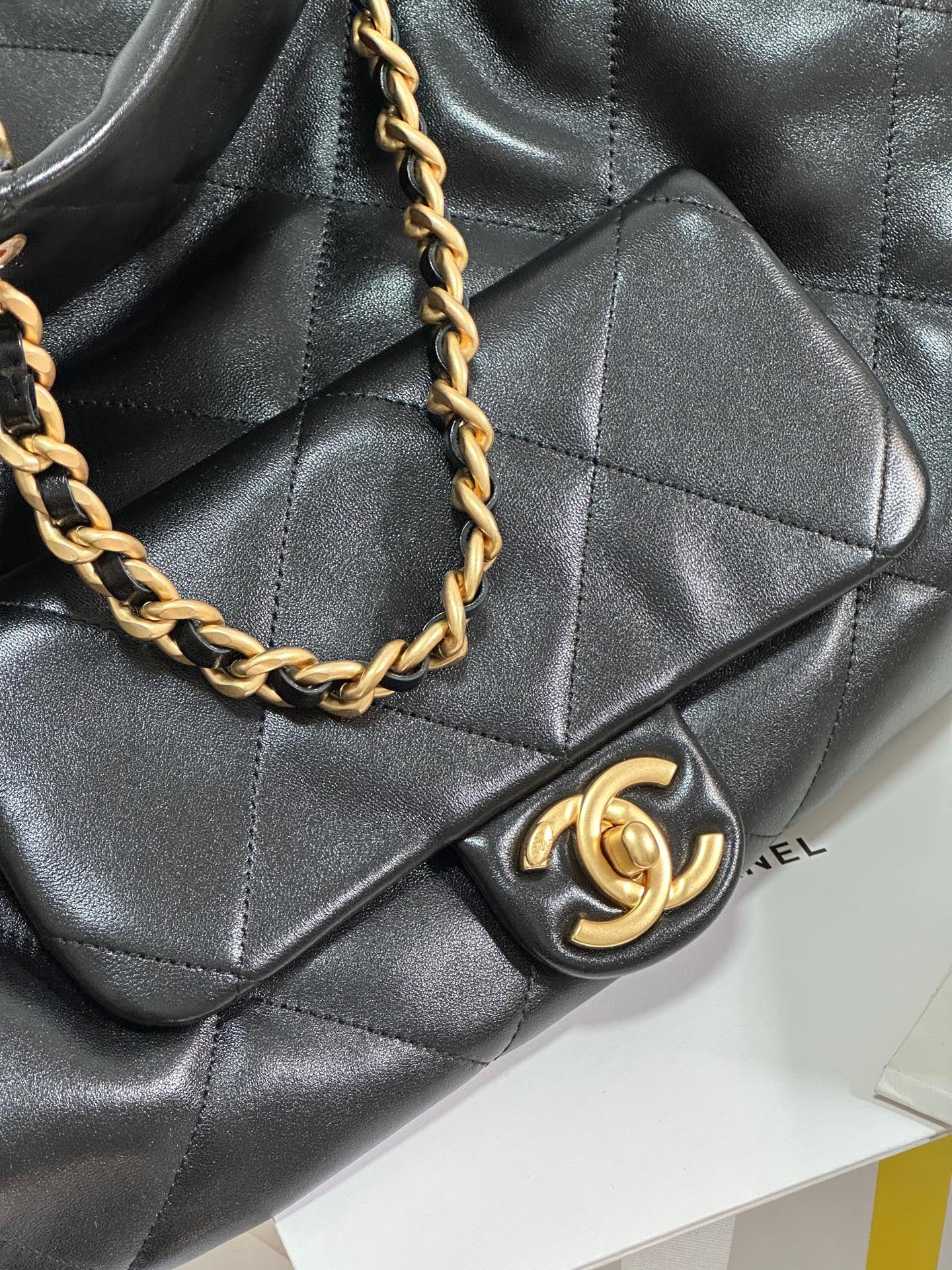 MAXI SHOPPING BAG 36 IN BLACK LAMBSKIN GOLD METALLIC