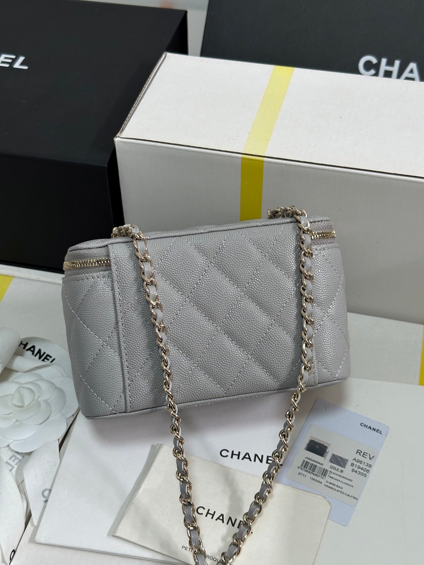 ヴァニティケース 17 クリスタルスタッズロゴ グレーカーフスキン ゴールド金具