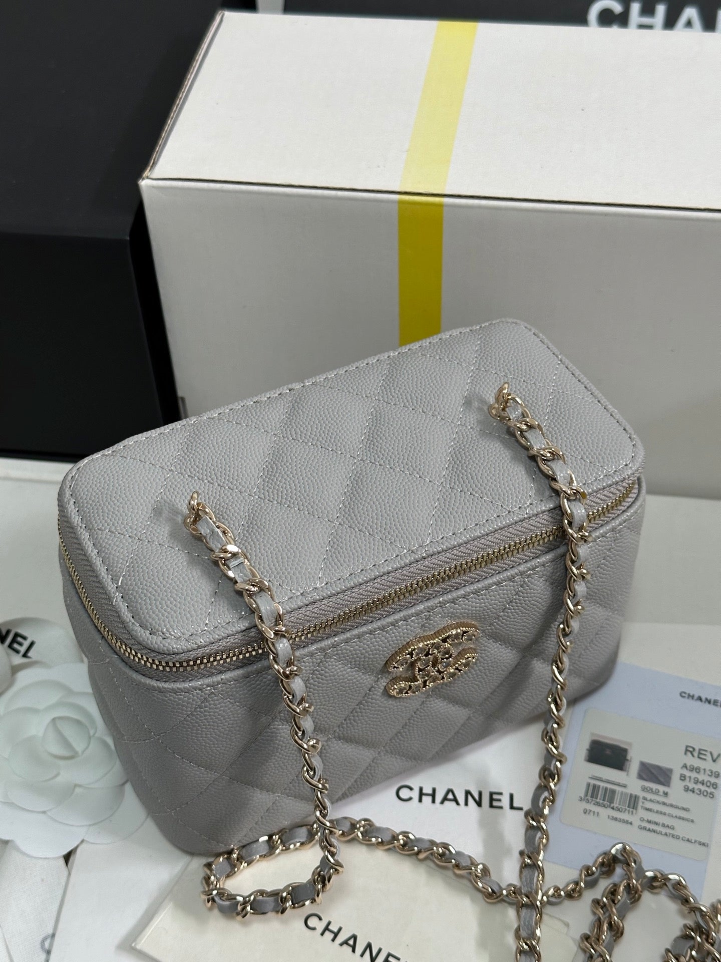 ヴァニティケース 17 クリスタルスタッズロゴ グレーカーフスキン ゴールド金具