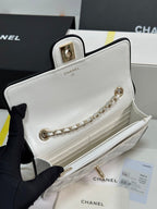 QUILTED FLAP BAG WITH BLACK TRIM 19 IN WHITE LAMBSKIN