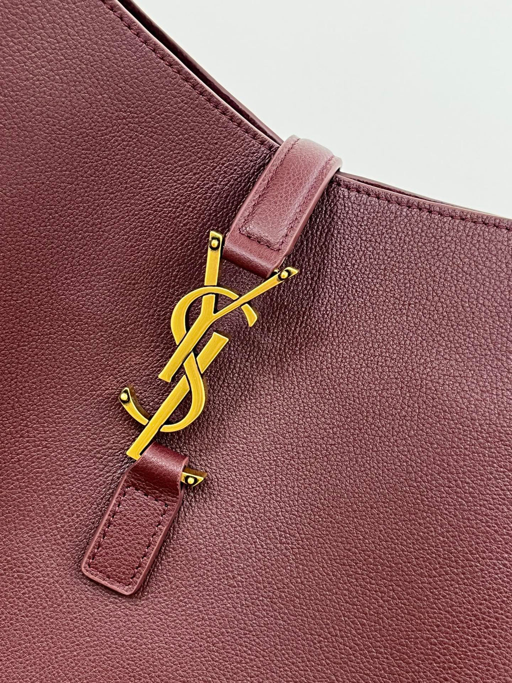 LE 5 À 7 ラージ サプル 31 ワインレッド グレインカーフスキン