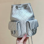 ドローストリングバケットバックパック 24インチ シルバートーンラムスキン シルバーハードウェア