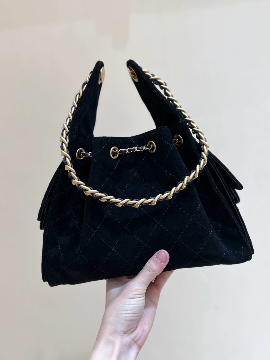 CC 25 HANDBAG 30 IN BLACK SUEDE GOLD HARDWARE