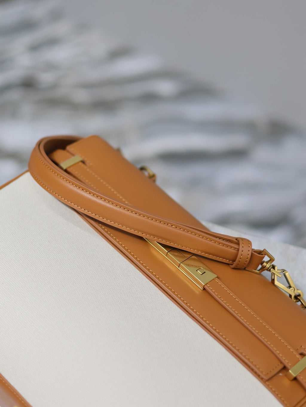 マンハッタン ハンドバッグ 32 ブラウンカーフスキン＆ホワイトキャンバス ゴールド金具