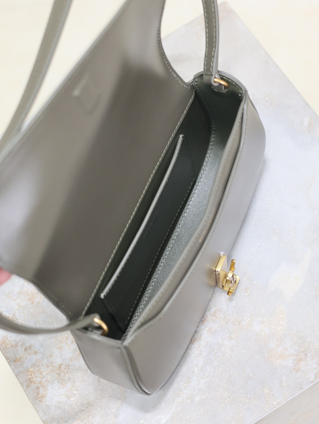 ミニ ヴォルテール イン ボックス 17 コンブグリーン カーフスキン ゴールドロゴ