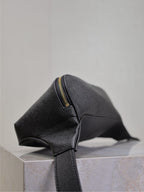 クラシック クロスボディバッグ 25インチ ブラック キャビアレザー ゴールドロゴ