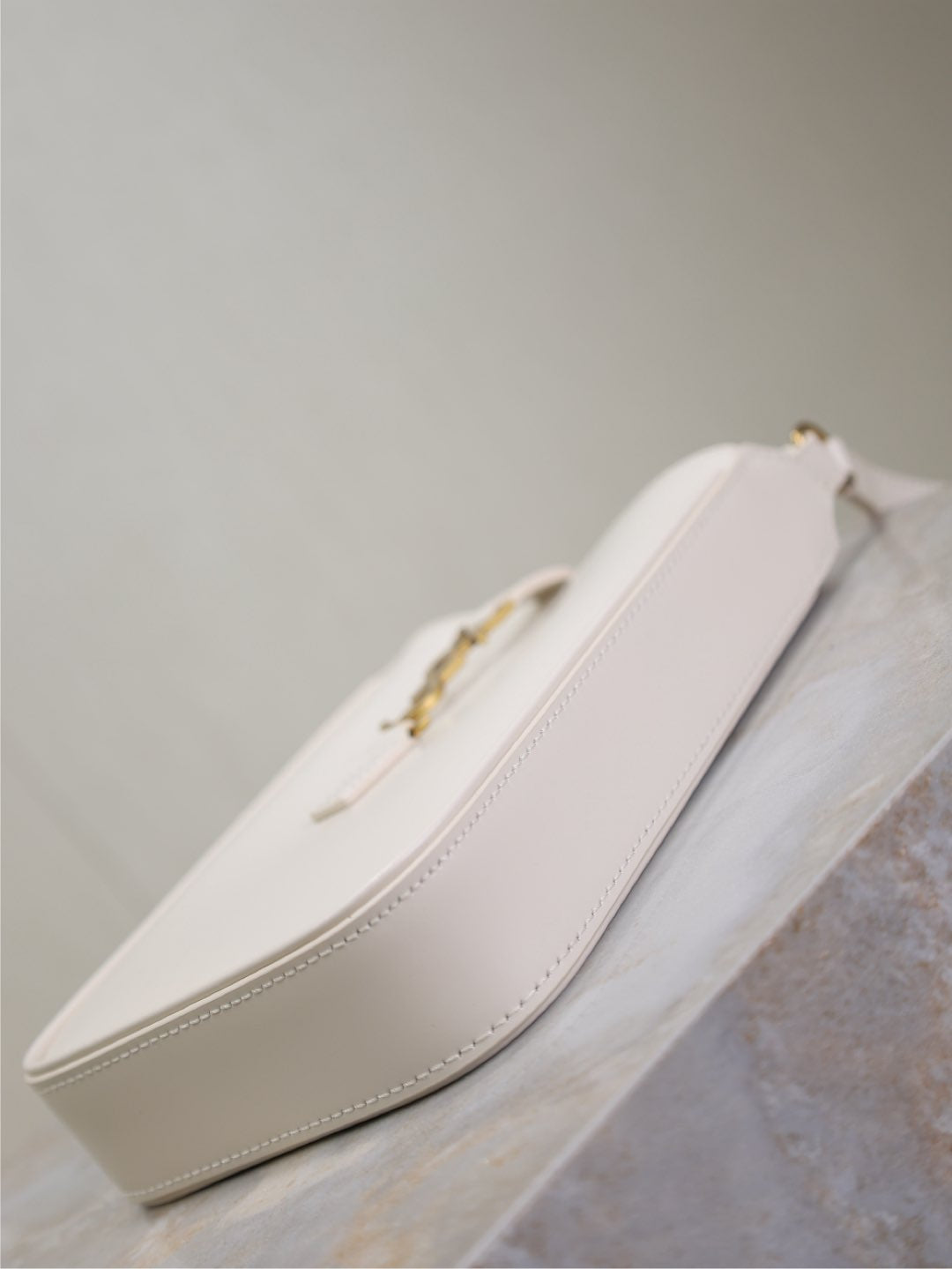 LE 5 À 7 フォンバッグ 18インチ ホワイトカーフスキン