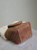 JOE ミニバケットバッグ 19 ホワイトシアリング＆ブラウンスエード