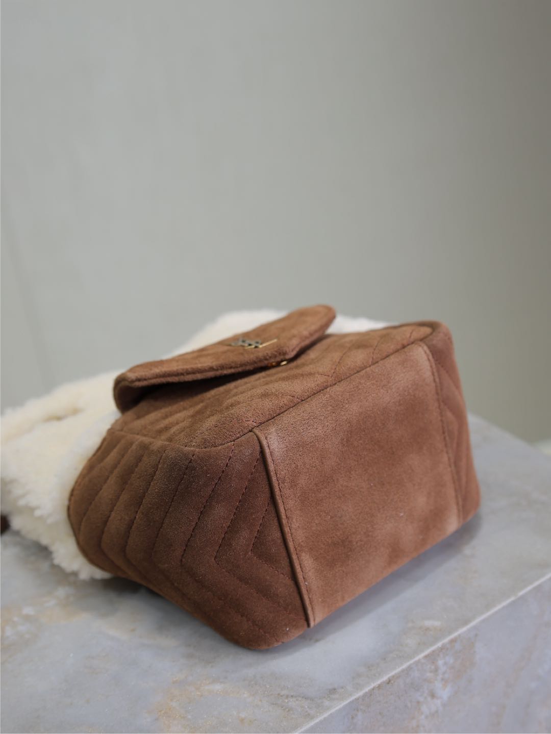 JOE ミニバケットバッグ 19 ホワイトシアリング＆ブラウンスエード