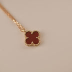 [⭐JeweliWhal]CLOVER MINI 9.5MM WHITE CARNELIANS NECKLACE