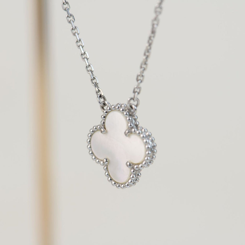 [⭐JeweliWhal]CLOVER  15MM WHITE MOTHER-OF-PEARL SILVER