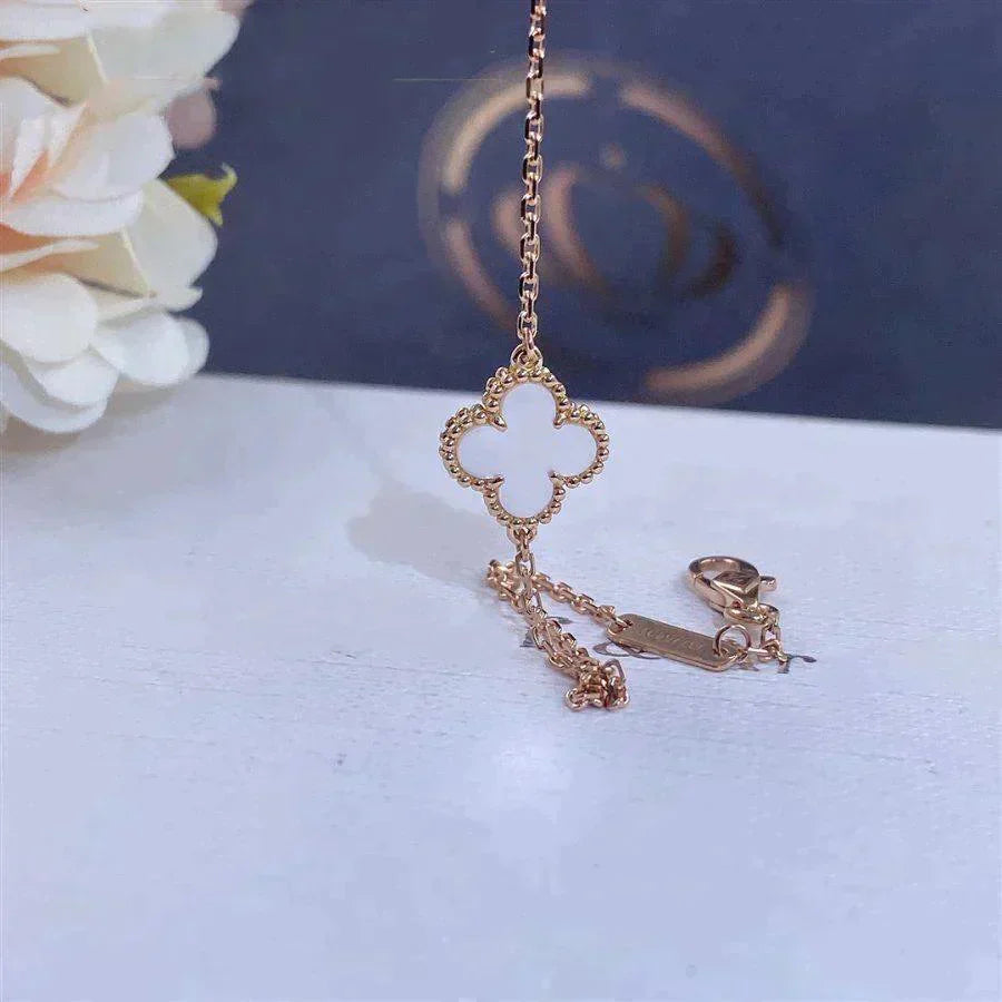 [⭐JeweliWhal]クローバー ホワイトモップ シングルフラワーブレスレット