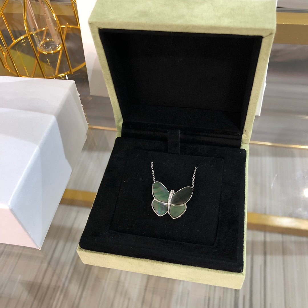 [⭐JeweliWhal]LARGE BUTTERFLY SILVER PENDANT DIAMOND NECKLACE