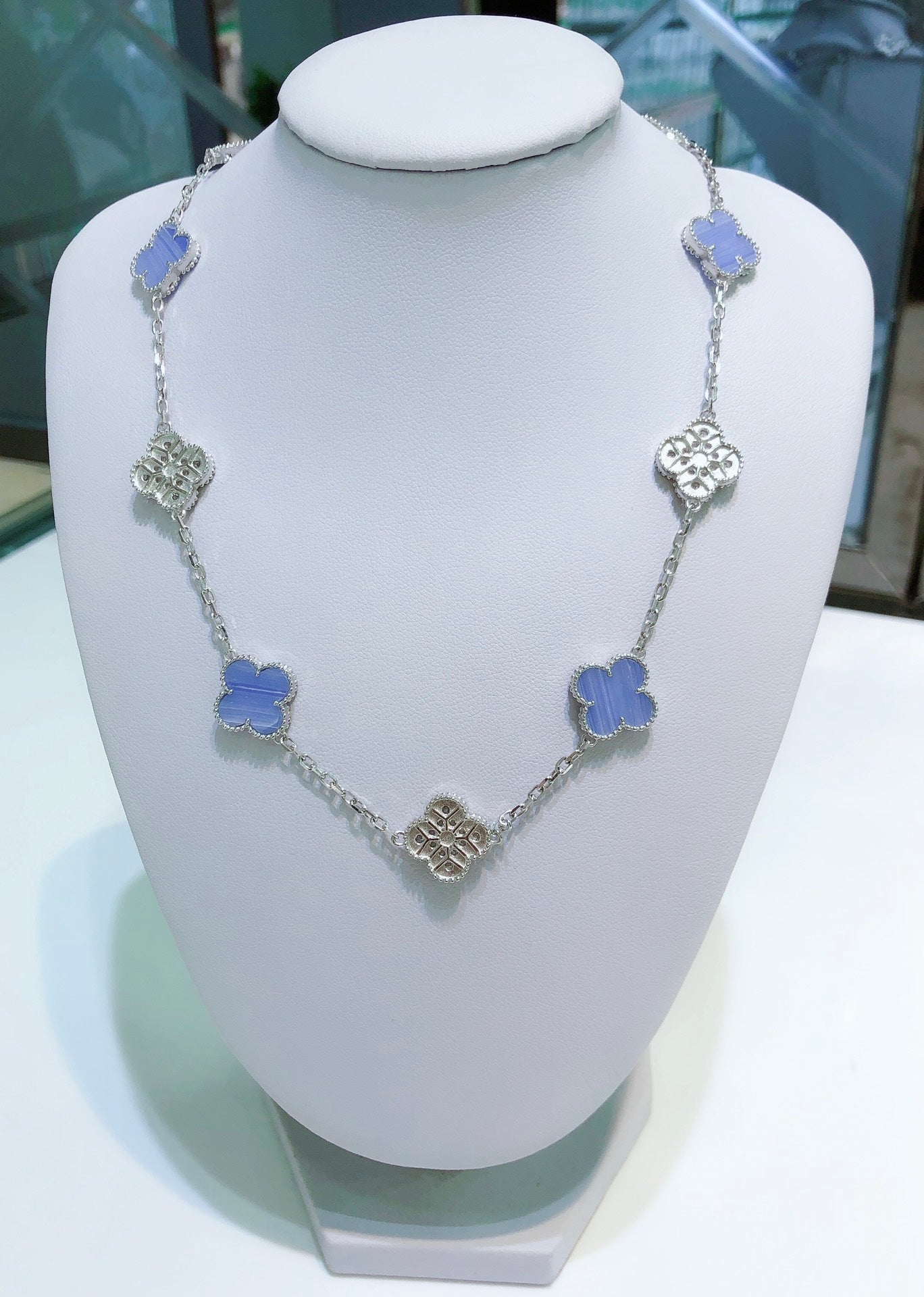 [⭐JeweliWhal]CLOVER 10 MOTIFS CHALCEDONY DIAMONDS SILVER NECKLACE