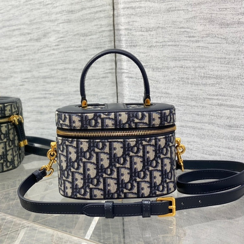 CD シグネチャー バニティ 16cm ブルー 斜め刺繍