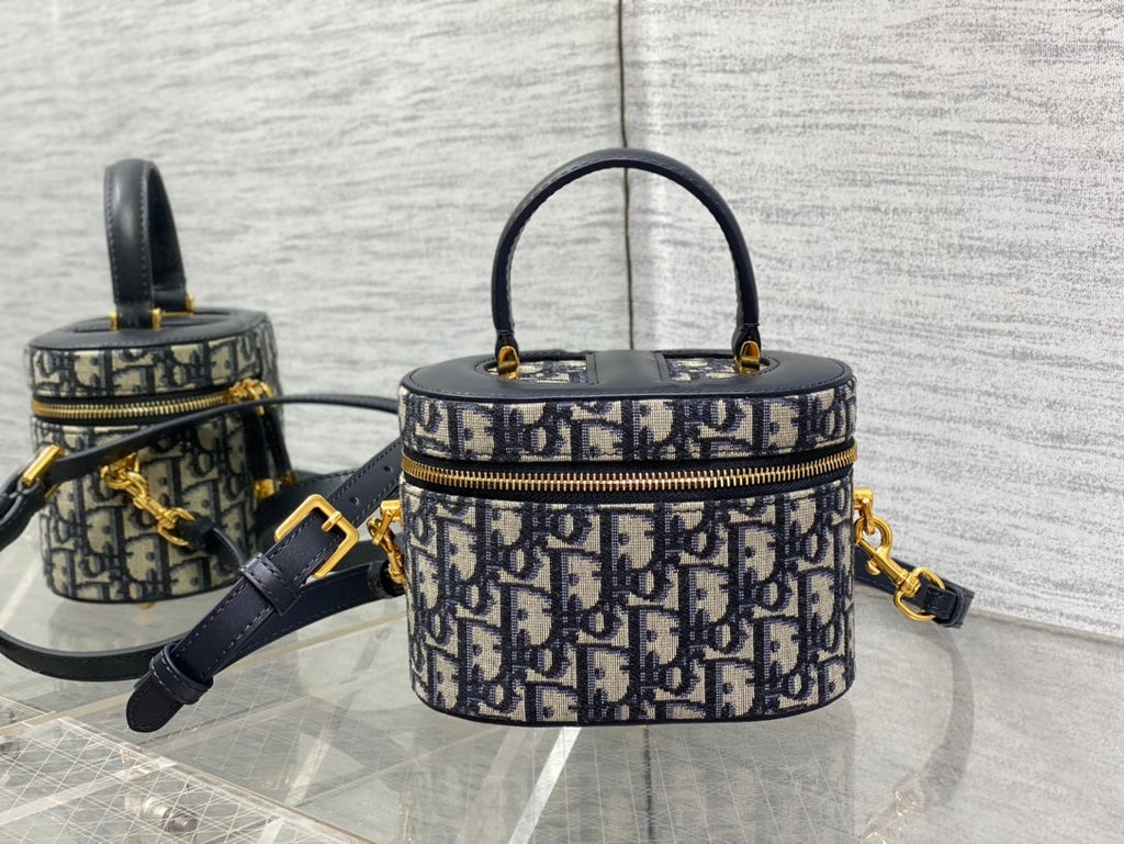 CD シグネチャー バニティ 16cm ブルー 斜め刺繍