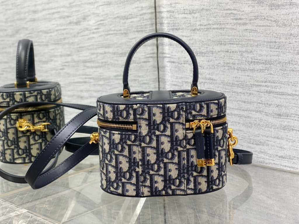 CD シグネチャー バニティ 16cm ブルー 斜め刺繍