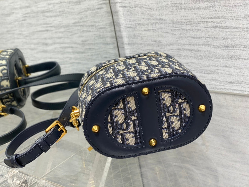 CD シグネチャー バニティ 16cm ブルー 斜め刺繍