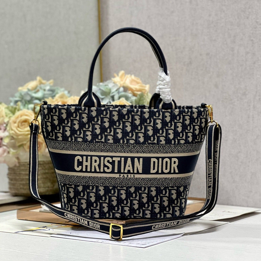 CD 新作 バスケットバッグ ブルー 斜め刺繍