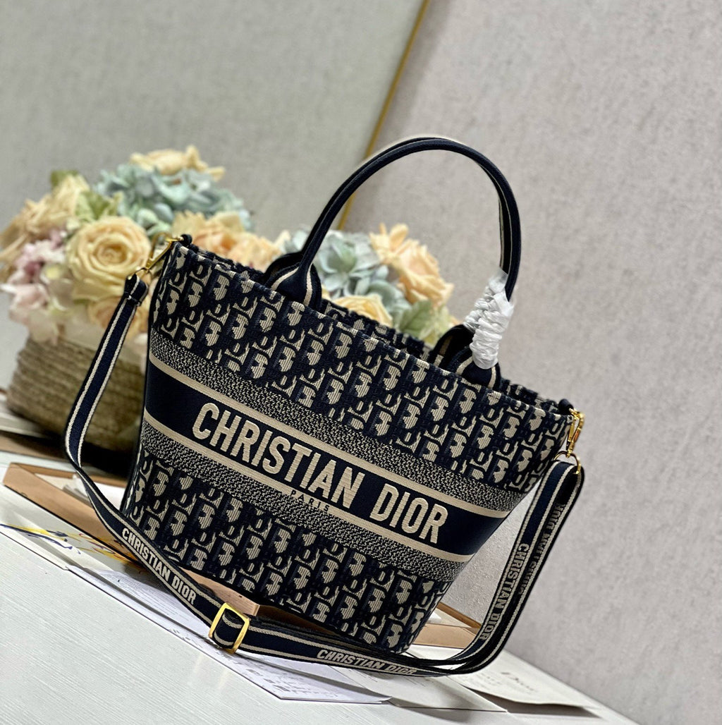 CD 新作 バスケットバッグ ブルー 斜め刺繍