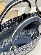 CD 新作 バスケットバッグ ブルー 斜め刺繍