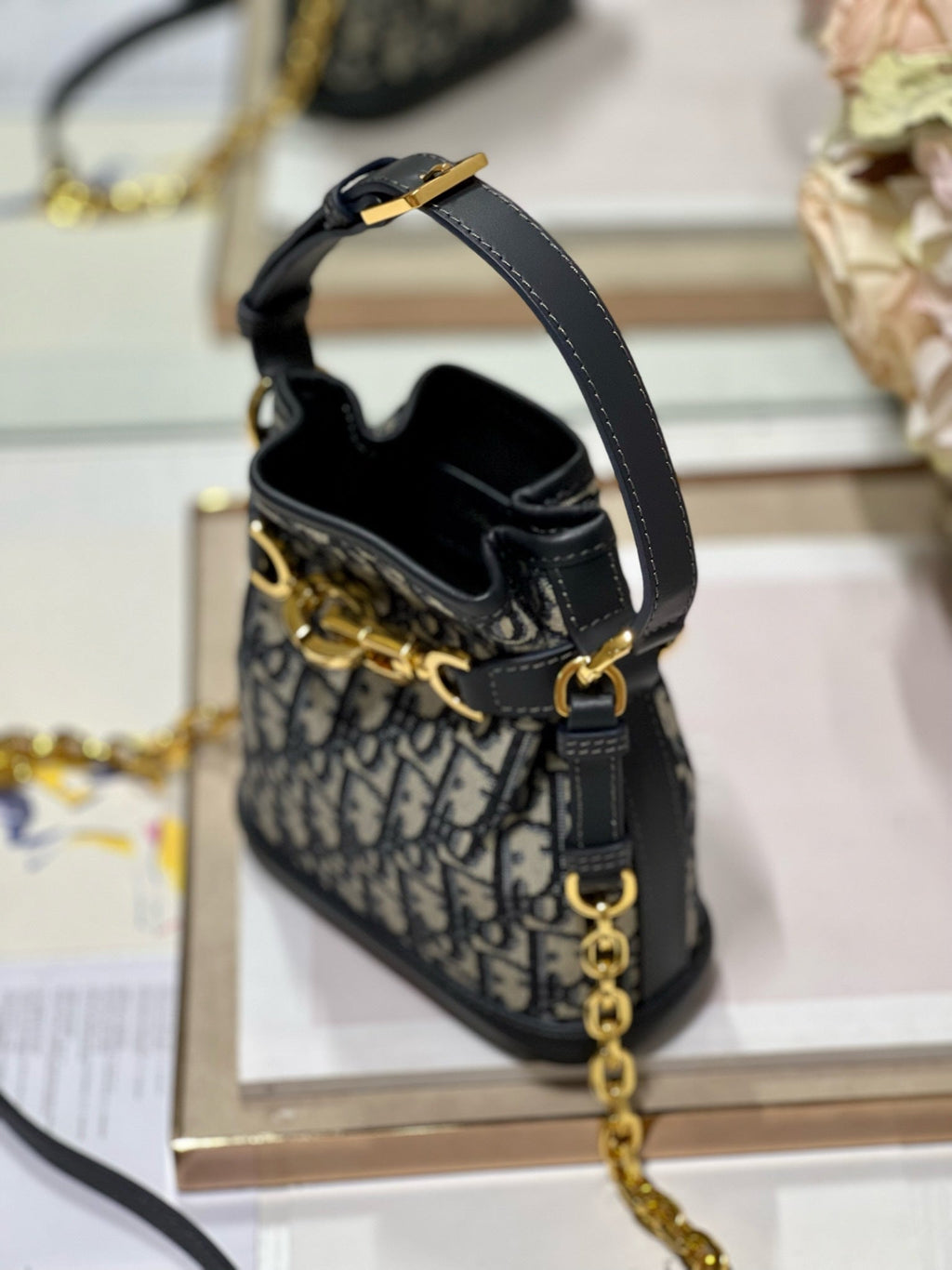 CEST CD 17cm ブルー斜め刺繍